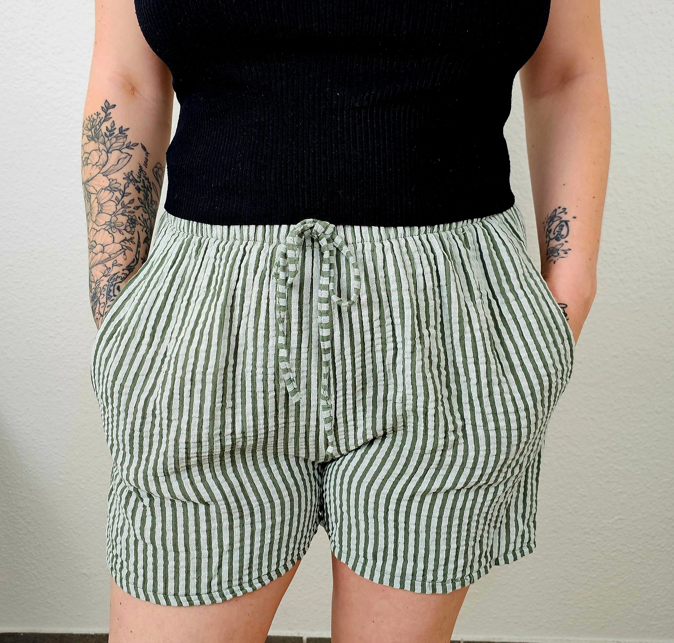 Short Laura