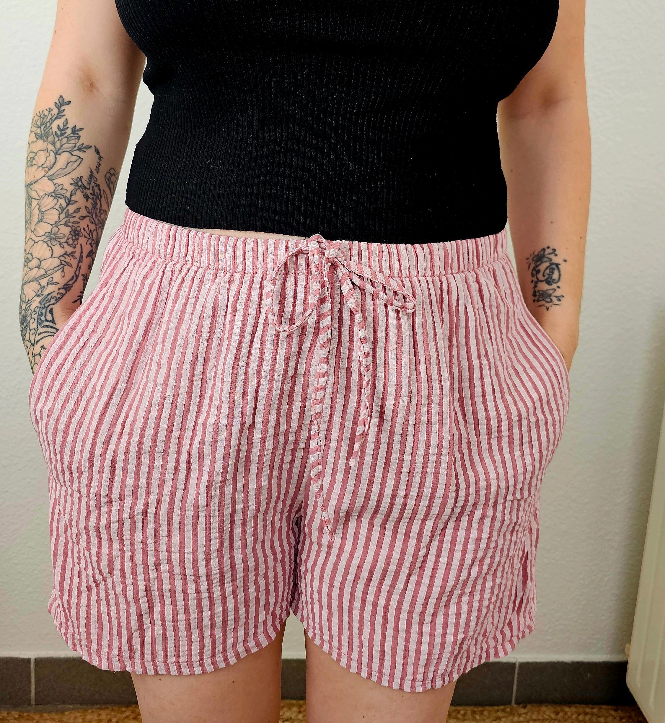 Short Laura