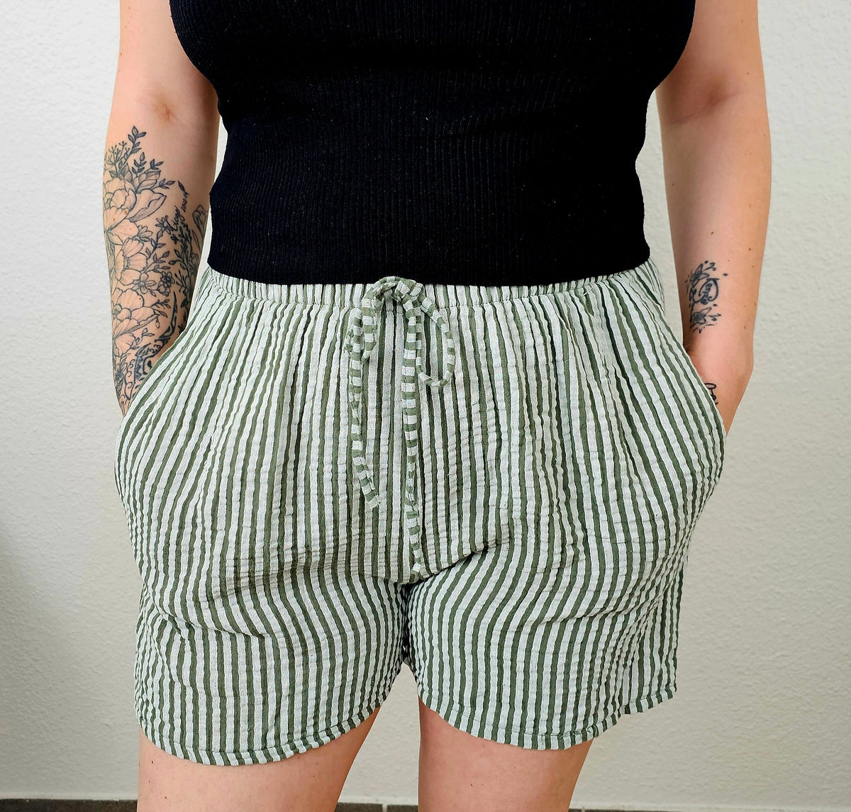 Short Laura