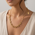 Collier Bold grosses mailles doré femme porté