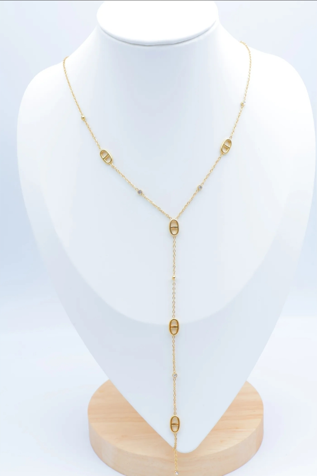Collier Maia cravate strass doré femme détail strass mailles