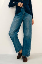 Jean barrel taille haute femme Ezra porté mannequin