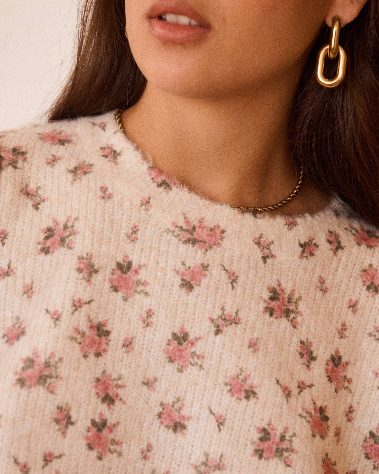 Maille écru femme Alice détail du motif fleuri