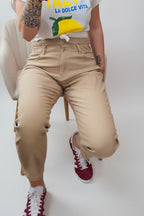Pantalon mom fit camel femme Anna détail tissu