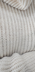 Pull beige maxi-col roulé femme Lou détail maille