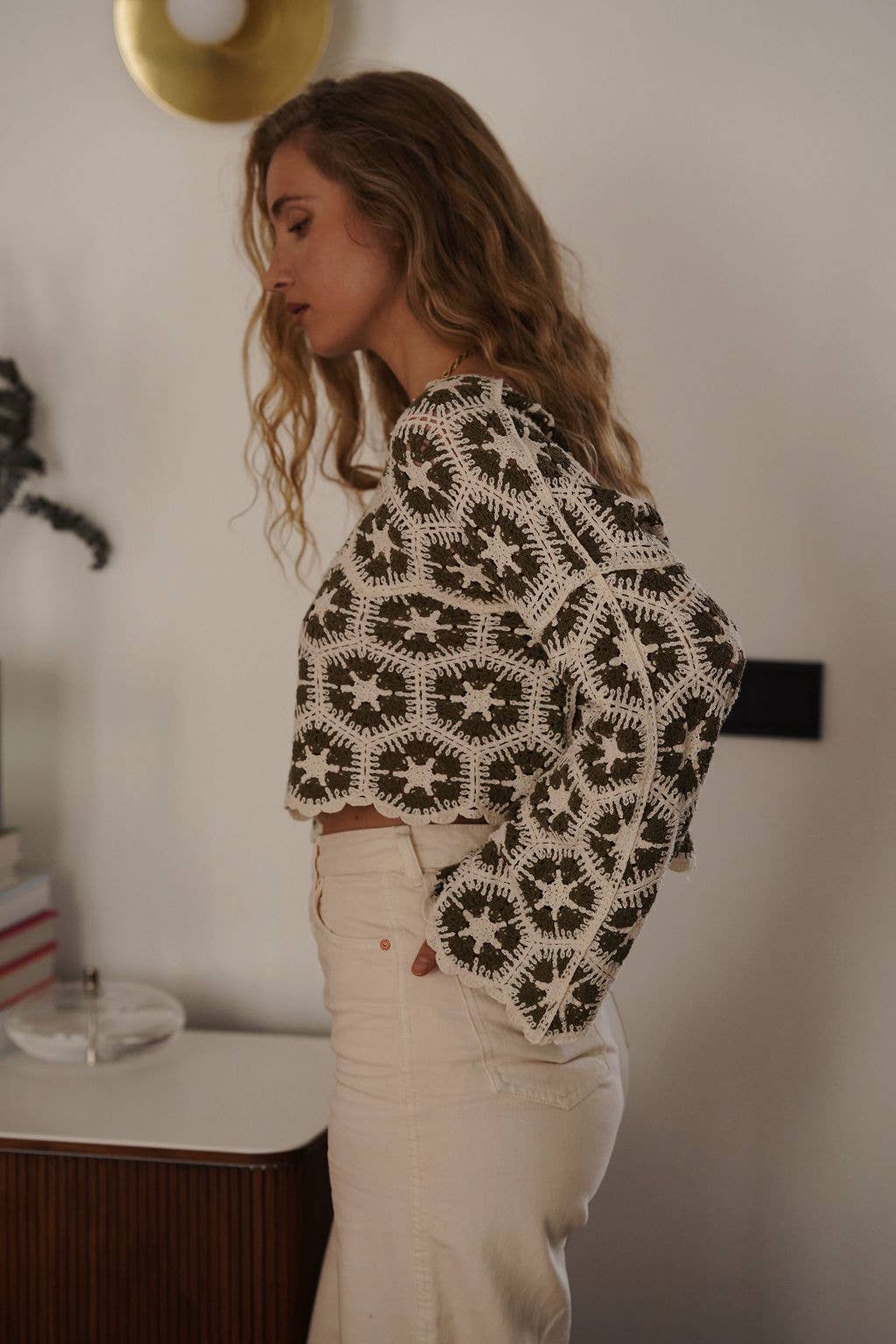 Top brodé kaki coton femme Seliven portée mannequin